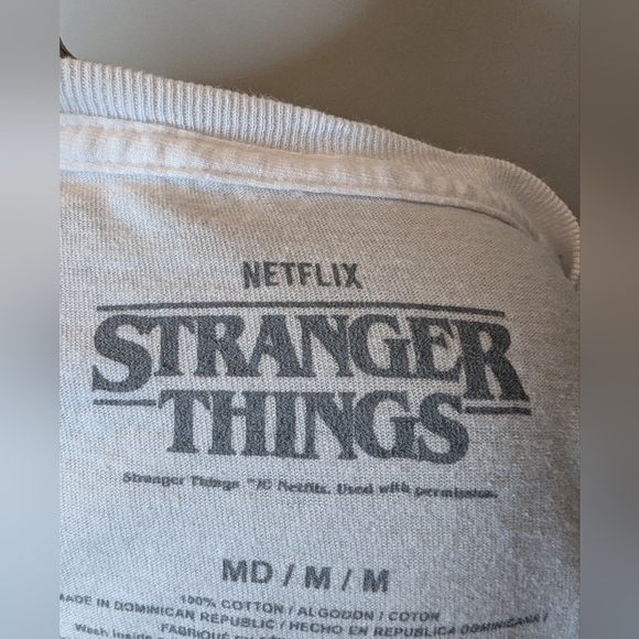 Stranger Things white tee with abstract Graphic unisex Size Medium - Picture 2 of 7